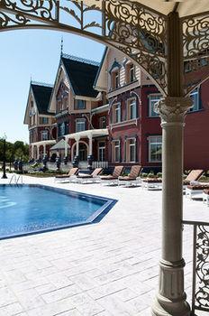Portaventura Lucy's Mansion - Includes Unlimited Access & Express Wristband To Portaventura Park & Ferrari Land