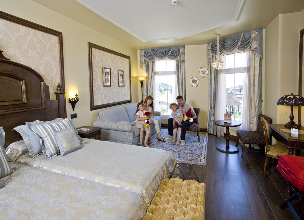 Hotel Portaventura Lucy's Mansion - Includes Unlimited Access & Express Wristband To Portaventura Park & Ferrari Land Salou